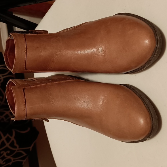 EUC Lauren Ralph Lauren cognac booties - Picture 6 of 6